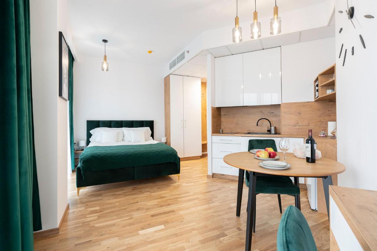 Apartamenty Wola Tower وارسو المظهر الخارجي الصورة