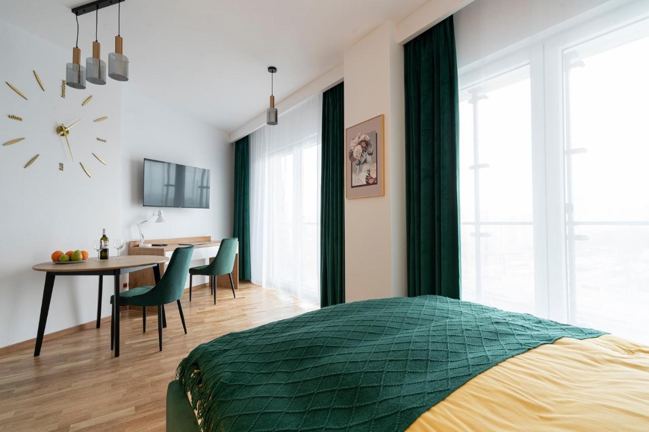 Apartamenty Wola Tower وارسو المظهر الخارجي الصورة