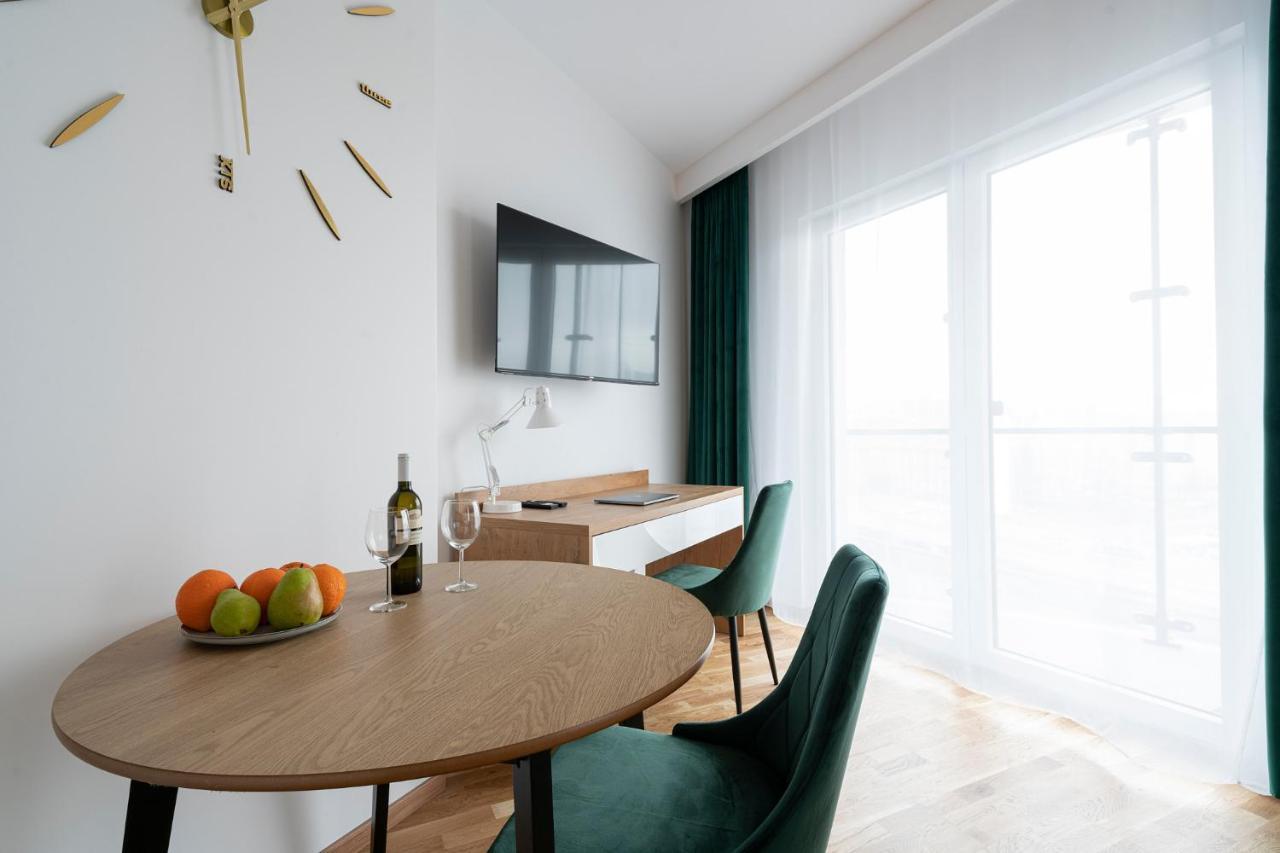 Apartamenty Wola Tower وارسو المظهر الخارجي الصورة