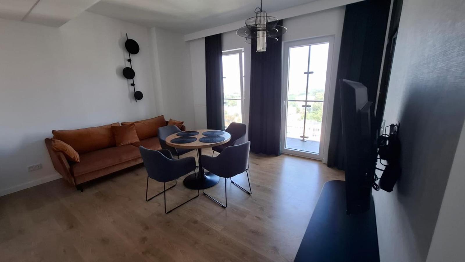 Apartamenty Wola Tower وارسو المظهر الخارجي الصورة